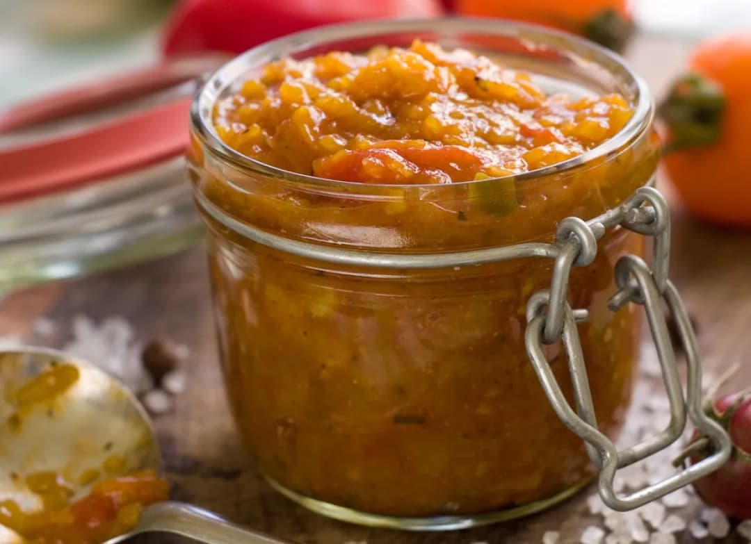 Prosty przepis na sos do spaghetti z cukinii i papryki do słoików – jak zachować smak na dłużej