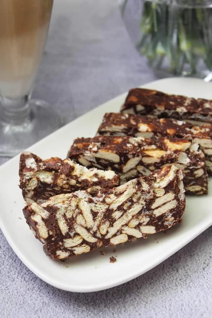 Tradycyjny przepis na blok czekoladowy jak dawniej – smak dzieciństwa w kilku krokach