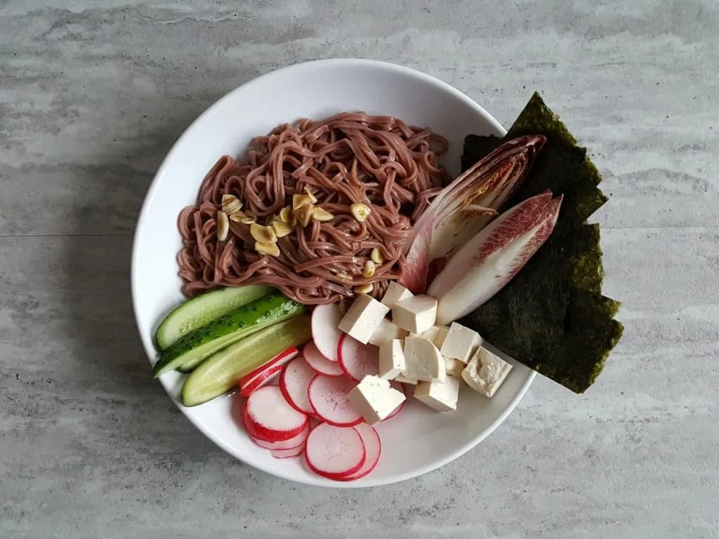 Glony spaghetti – właściwości, zastosowanie i korzyści zdrowotne w kuchni