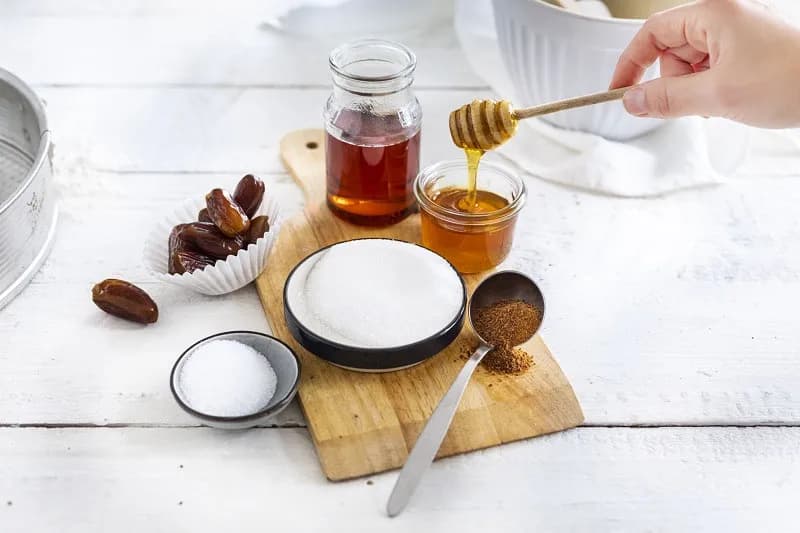 Czym zastąpić składniki w cieście czekoladowym? Proste zamienniki i porady