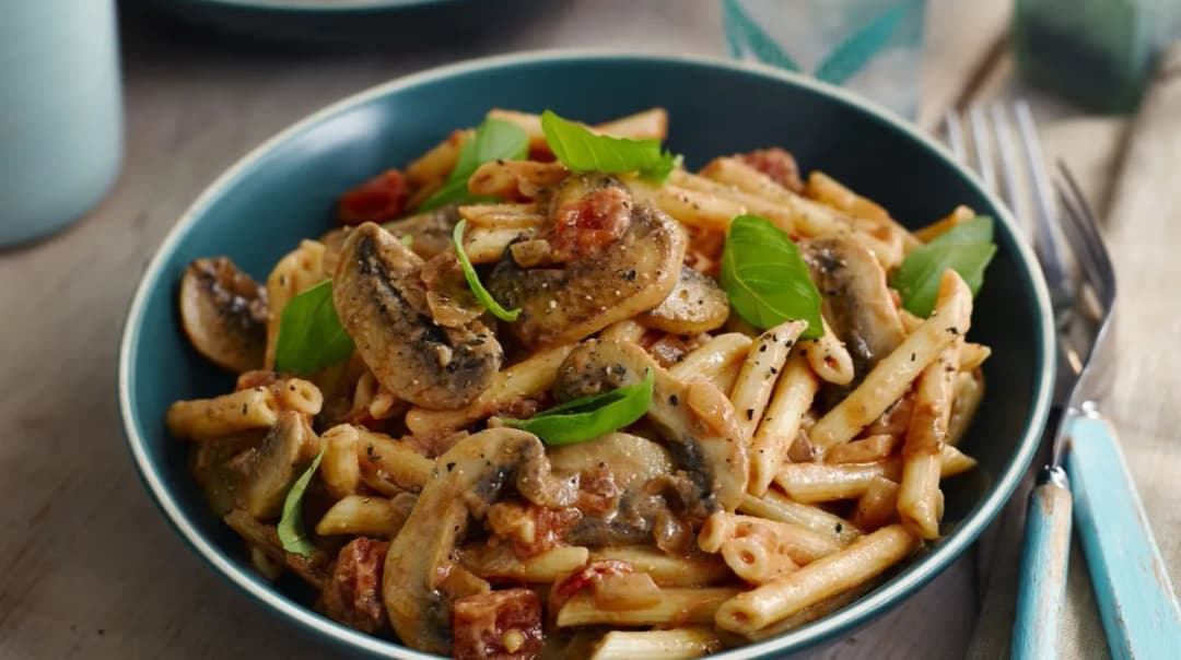 Penne z borowikami – prosty przepis na pyszne danie z makaronem i grzybami