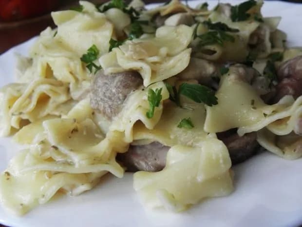 Jak zrobić sos z maślaków – prosty przepis na aromatyczny dodatek do dań